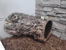 Bild im Galerie-Viewer laden, Korkröhre, Höhle und Kletterhilfe
